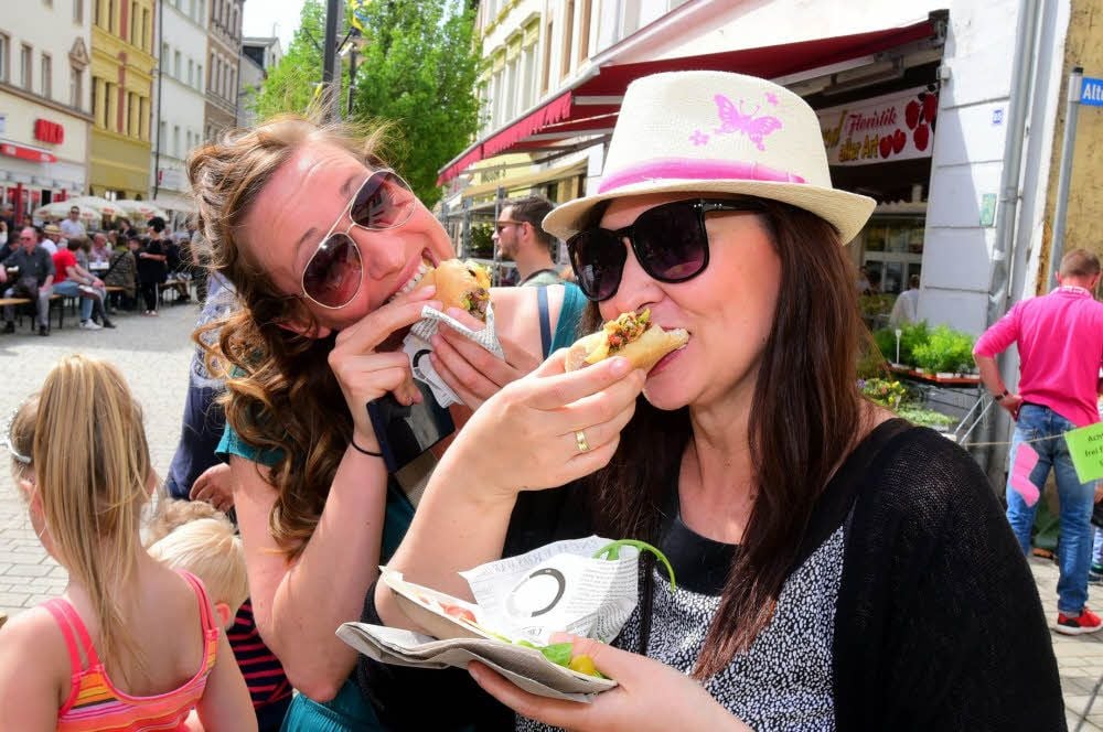 Romy Braun (von links) und Antje Riewe-Bez hatten im vergangenen Jahr viel Spaß.