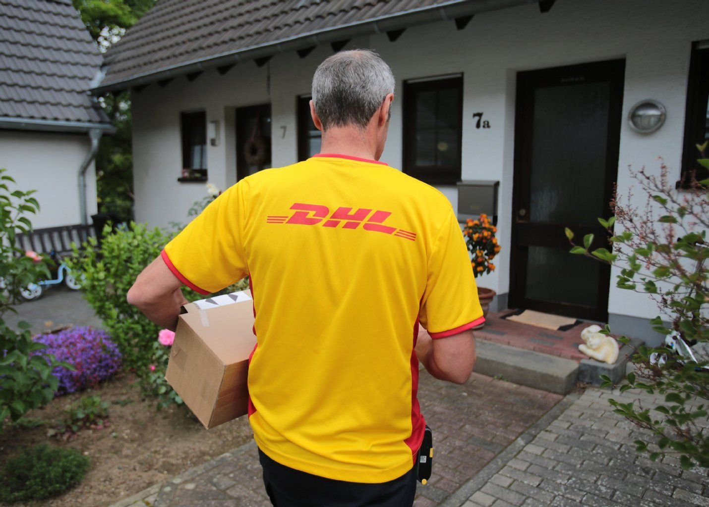 Viele Kunden ärgern sich über die Arbeit von Paket-Boten.