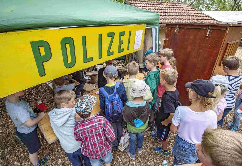 Großer Andrang: Viele Kinder wollen Polizist werden.