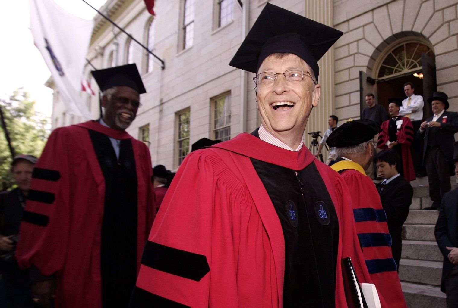 Millardär ohne Uni-Abschluss: Microsoft-Gründer Bill Gates bei einem Besuch seiner ehemaligen Eliteuniversität Harvard.