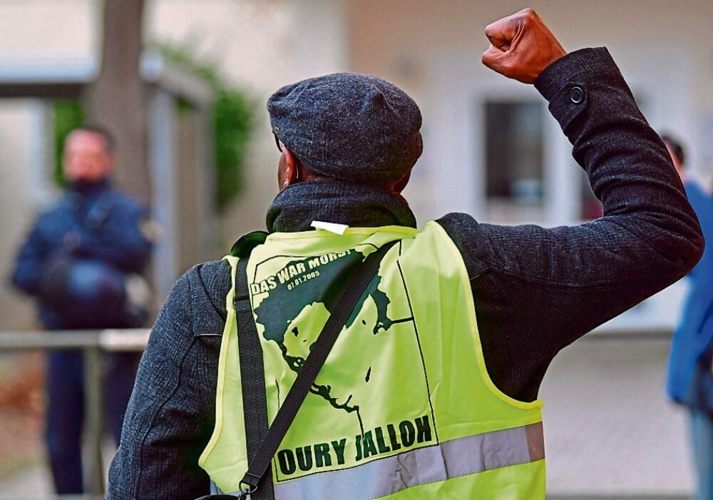 Immer wieder fordern Demonstranten die Aufarbeitung des Falles Oury Jalloh.