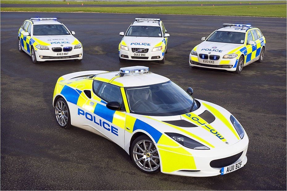 In England fährt die Polizei den Lotus Evora.