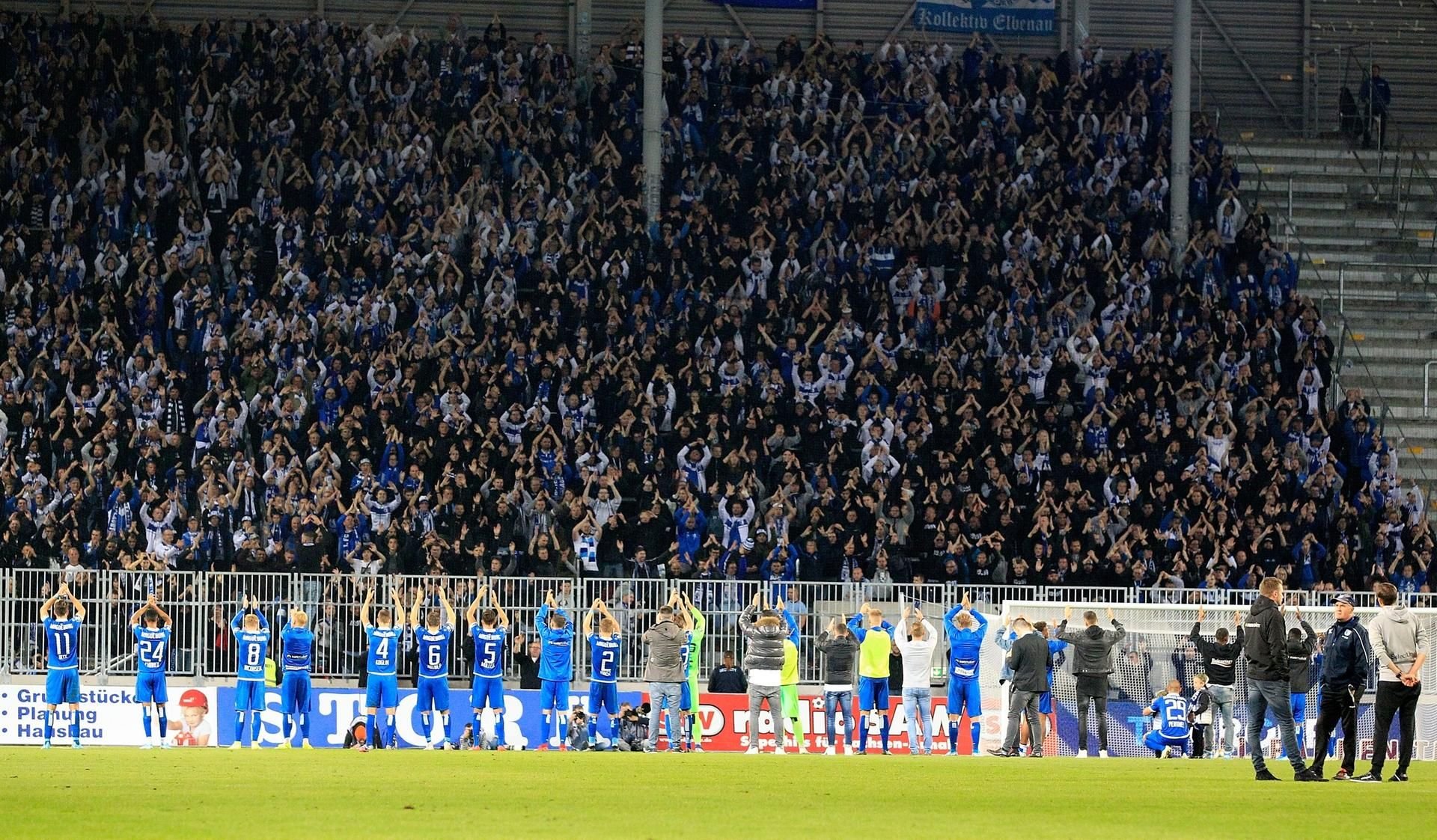 Das Hüpfverbot für die FCM-Fans in der MDCC-Arena ist offiziell aufgehoben.
