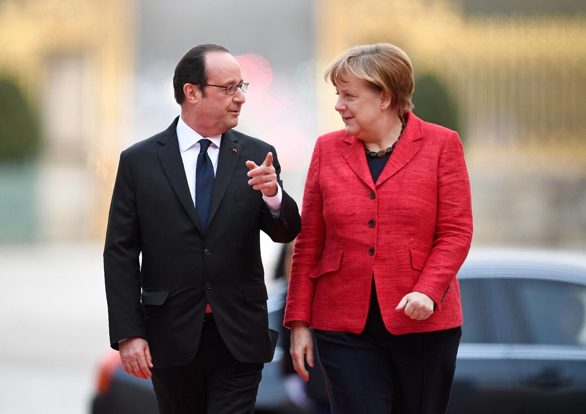 Bundeskanzlerin Angela Merkel und der französische Präsident Francois Hollande stellen sich in einer gemeinsame Erklärung hinter Trumps Vorgehen im Syrienkrieg.
