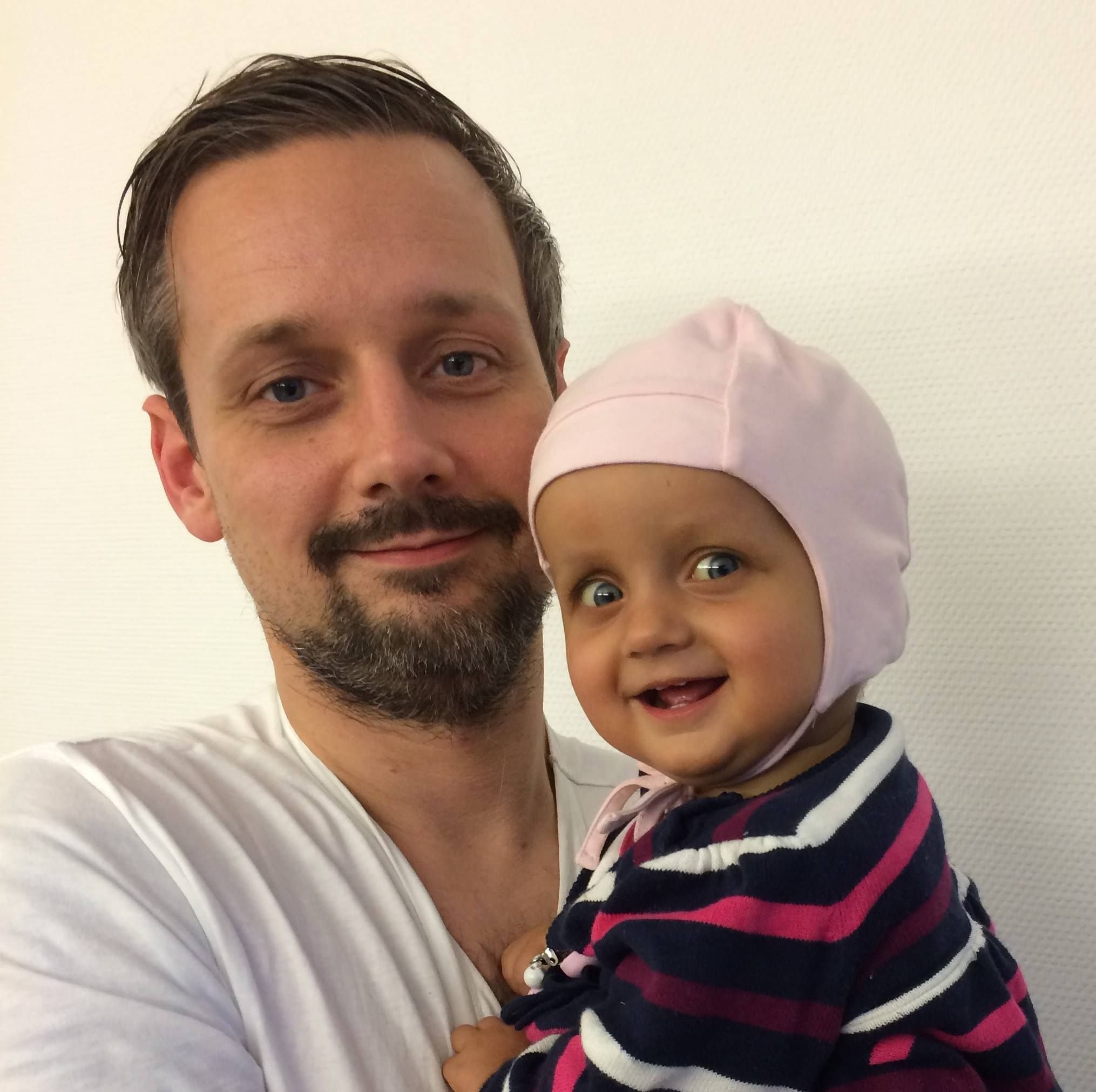 Der Tag vor der Transplantation: Vater Andreas mit seiner leberkranken Tochter Lilly.