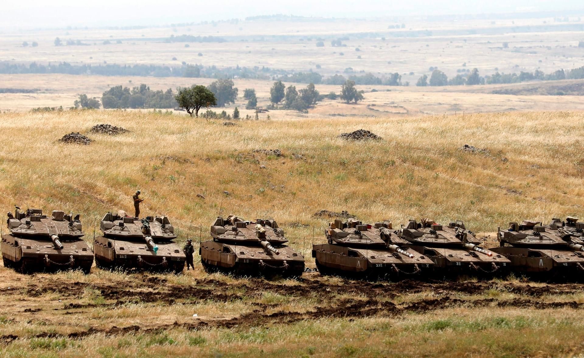 Israelische Panzer auf den Golanhöhen
