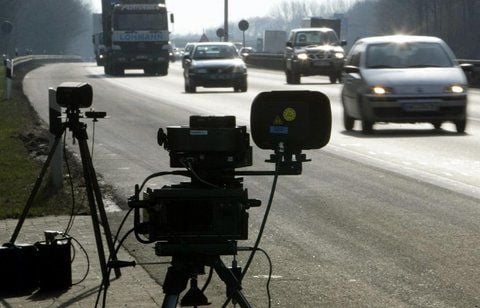 Wir sagen Ihnen, was sie wissen sollten, wenn Sie in eine Radarfalle geraten sind. (FOTO: DPA)