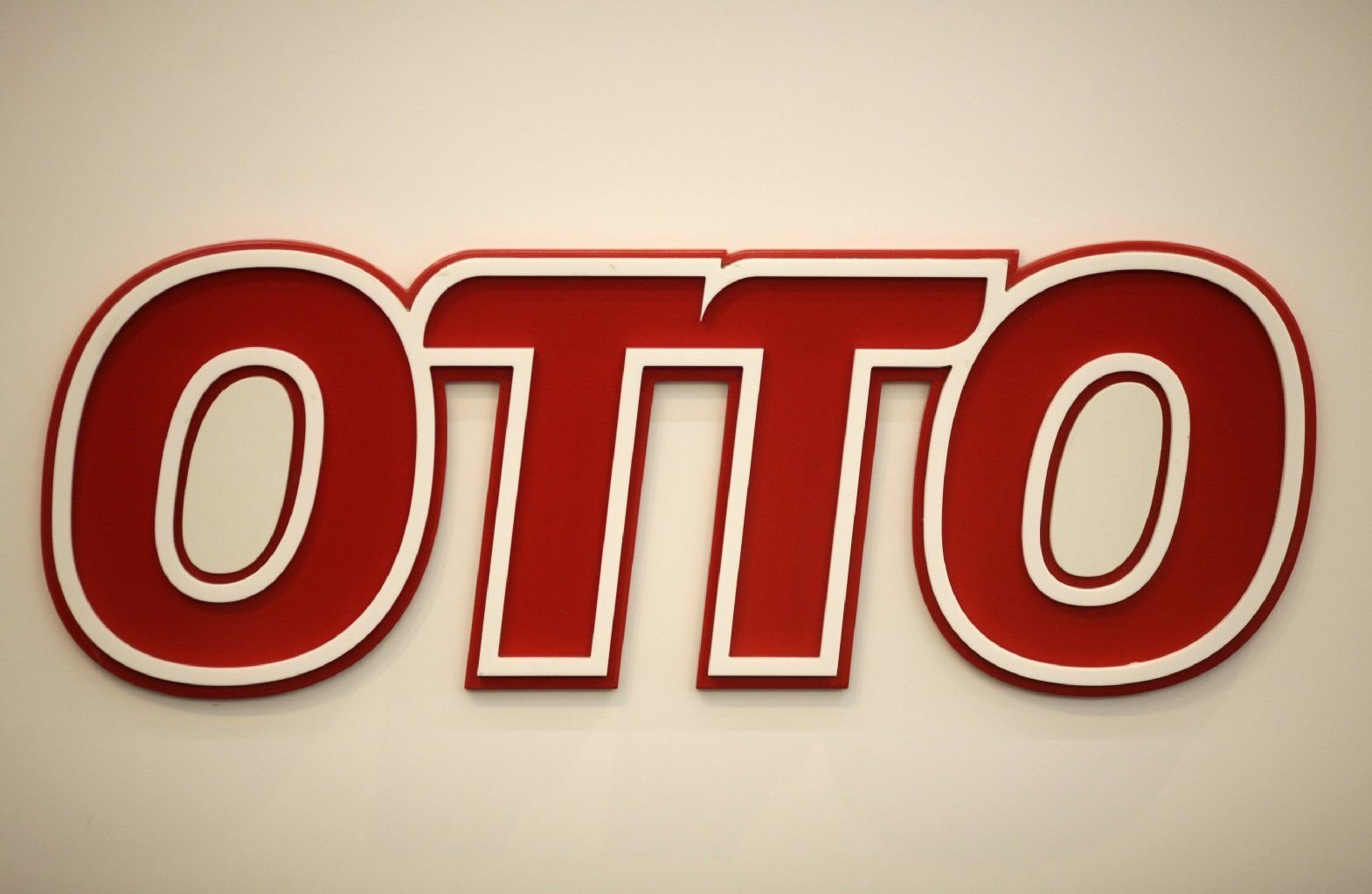 Der Versandhandelskonzern Otto will sein Logistikzentrum in Haldensleben ausbauen. Hunderte neue Arbeitsplätze sollen entstehen.