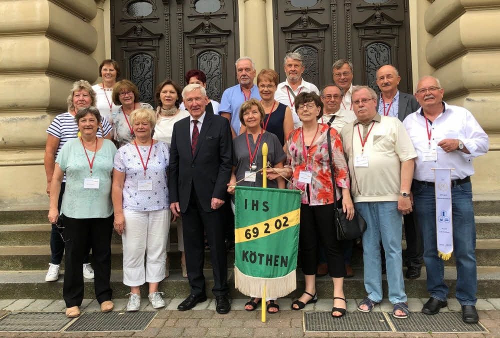 Eine Seminargruppe, die 1969 mit dem Anlagenbau-Studium begonnen hat. In der Mitte steht Gründungsrektor Rolf Schulze, heute 82 Jahre alt.