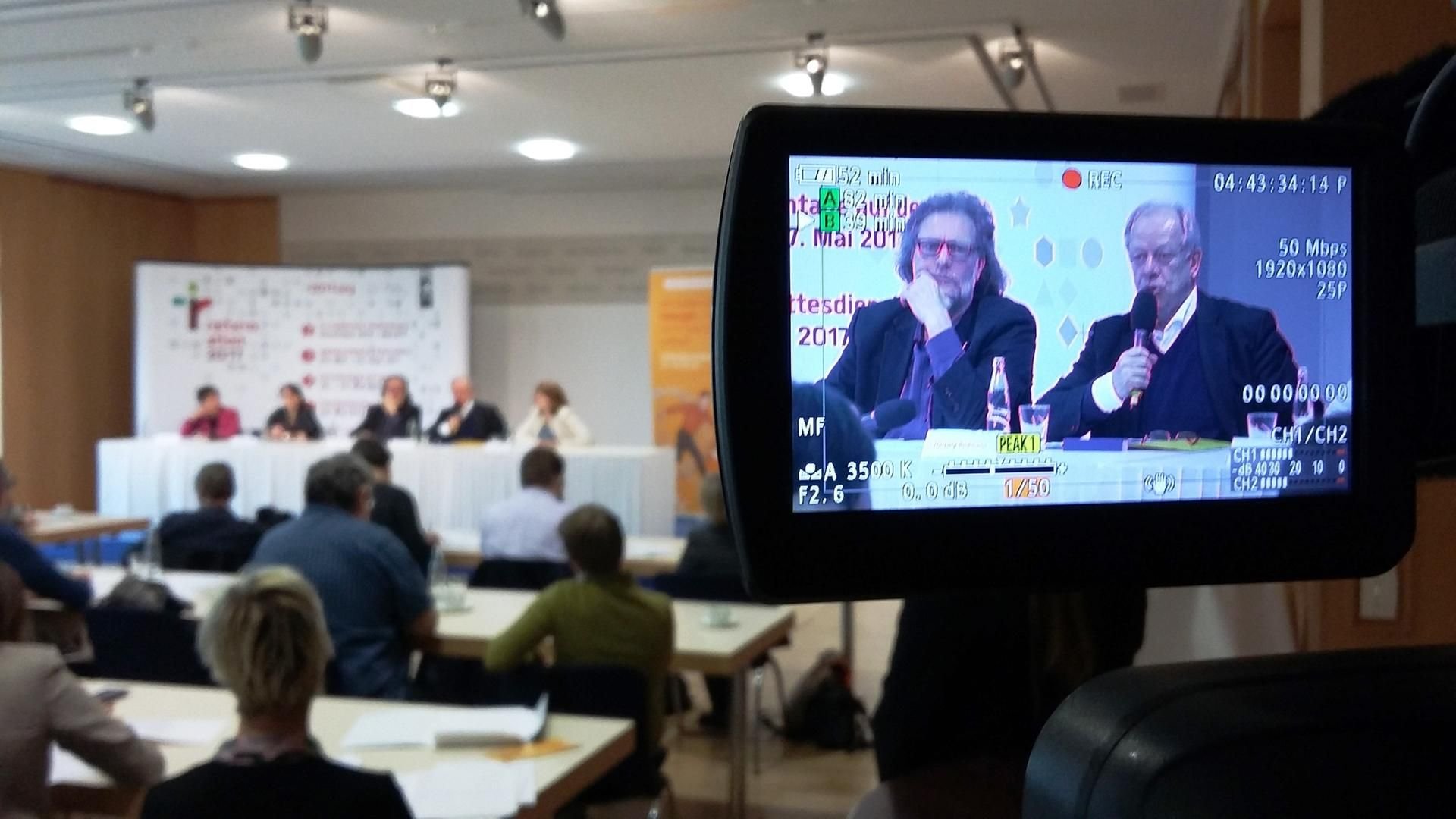 Schwierige Bilder: Bei der Pressekonferenz für die „Kirchentage auf dem Weg“ gibt es nicht viel Action für die Kamera.