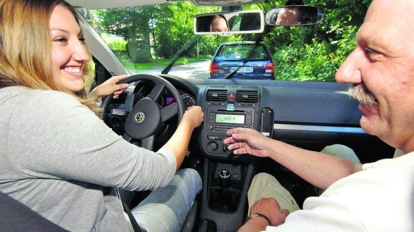 Begleitetes Fahren soll Jugendliche an den Führerschein heranführen.