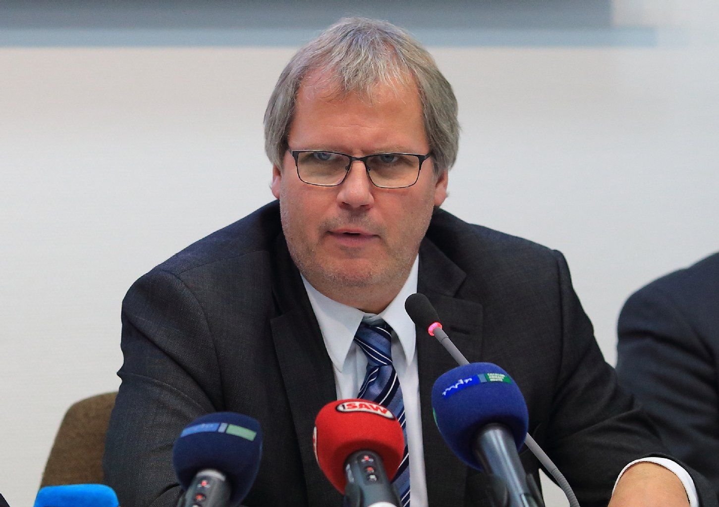 Sachsen-Anhalts Finanzminister Jens Bullerjahn (SPD)während einer Landespressekonferenz im Landtag in Magdeburg.