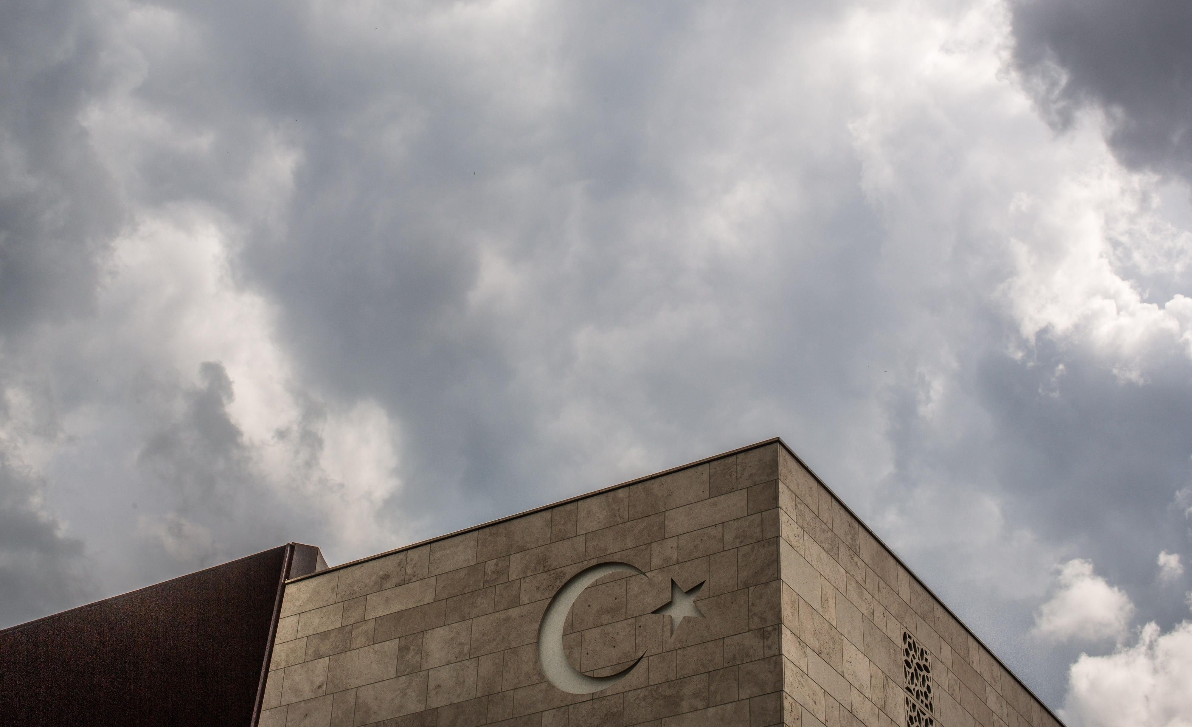 Türkische Botschaft in Berlin - Laut Medienberichtet hat die Türkei wegen der Armenien-Resolution ihren Botschafter zurück gerufen.