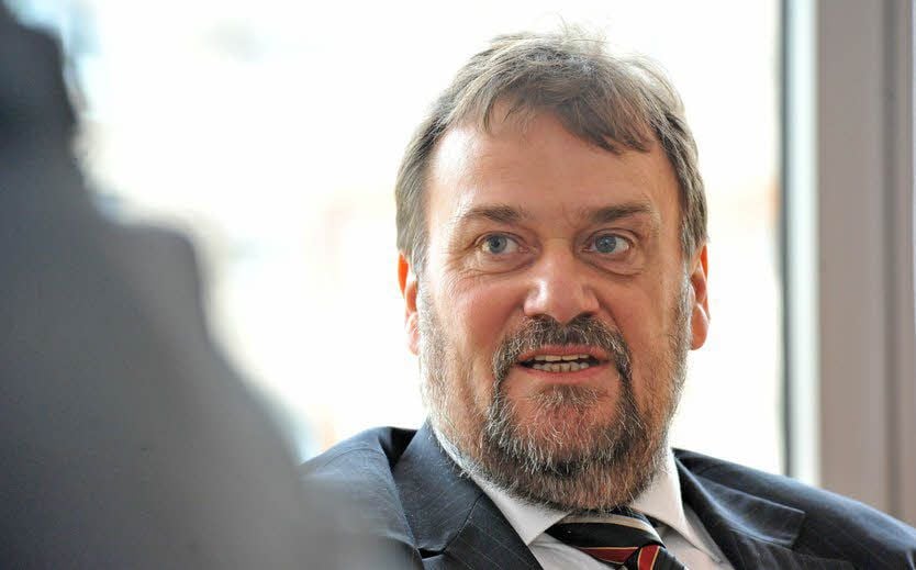 Vom Steg-Geschäftsführer Harald Rupprecht werden Fortschritte am Gelände des ehemaligen Stadtbades erwartet.