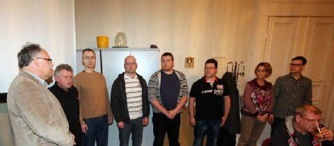 Vor einem Jahr hat der Ortsteilbeirat Annaburg seine Arbeit aufgenommen. Hier begrüßt Klaus-Rüdiger Neubauer das Gremium, bestehend aus: Roland Horn, Stefan Schmidt, Christian Grosch, Steffen Hering, Michael Müller, Barbara Oechel und Justus Kott (v.l.n.r.).