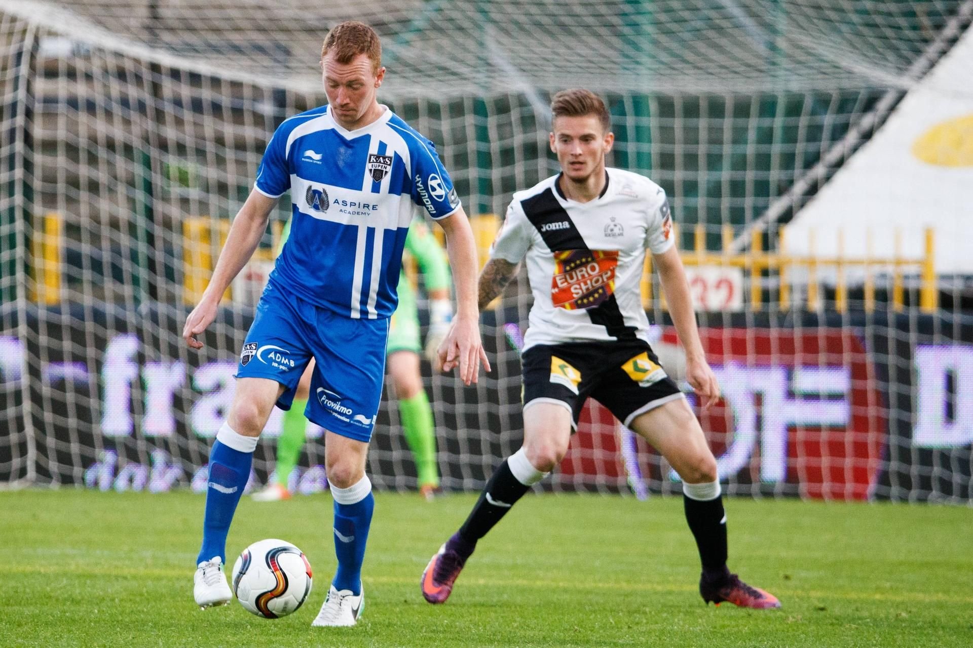 Christian Brüls (l.) will sich in Halle für einen Vertrag empfehlen.