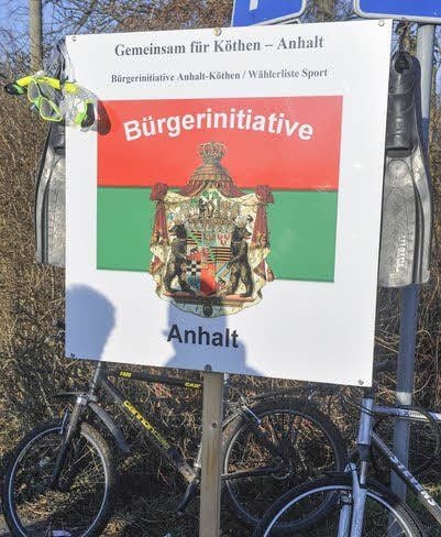Dieses Plakat wirbt für die Bürgerinitiative Anhalt in Köthen