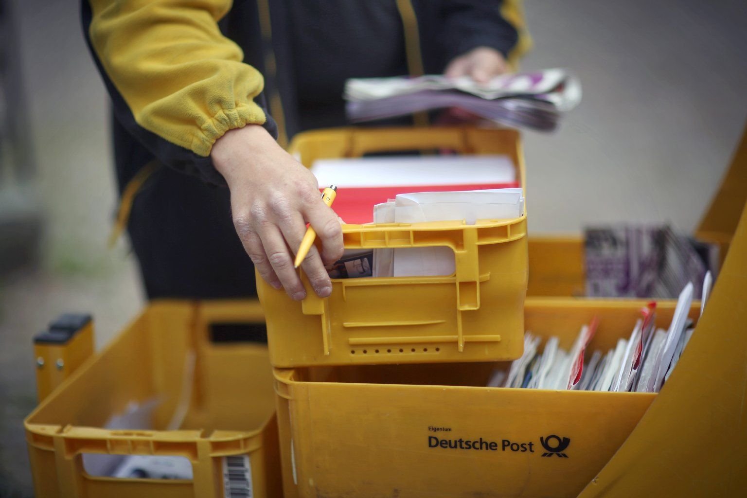 Postkunden rechnen besser noch ein paar Tage mehr Zeit für ihre Sendungen ein.