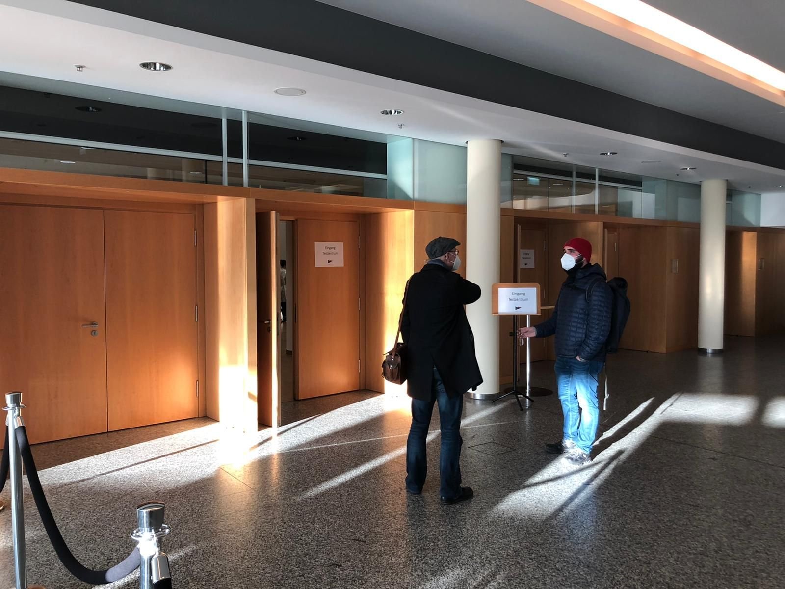 Stadträte können sie vor der Sitzung auf Corona testen lassen.