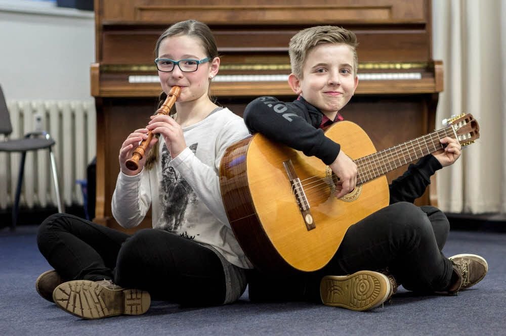 Mira Hartmann (Flöte) und Nick Böttcher (Gitarre) gehören zu den Preisträgern des Wettbewerbes „Jugend musiziert“.