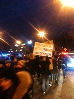 Viele Menschen nehmen an den Demonstrationen in Leipzig teil.