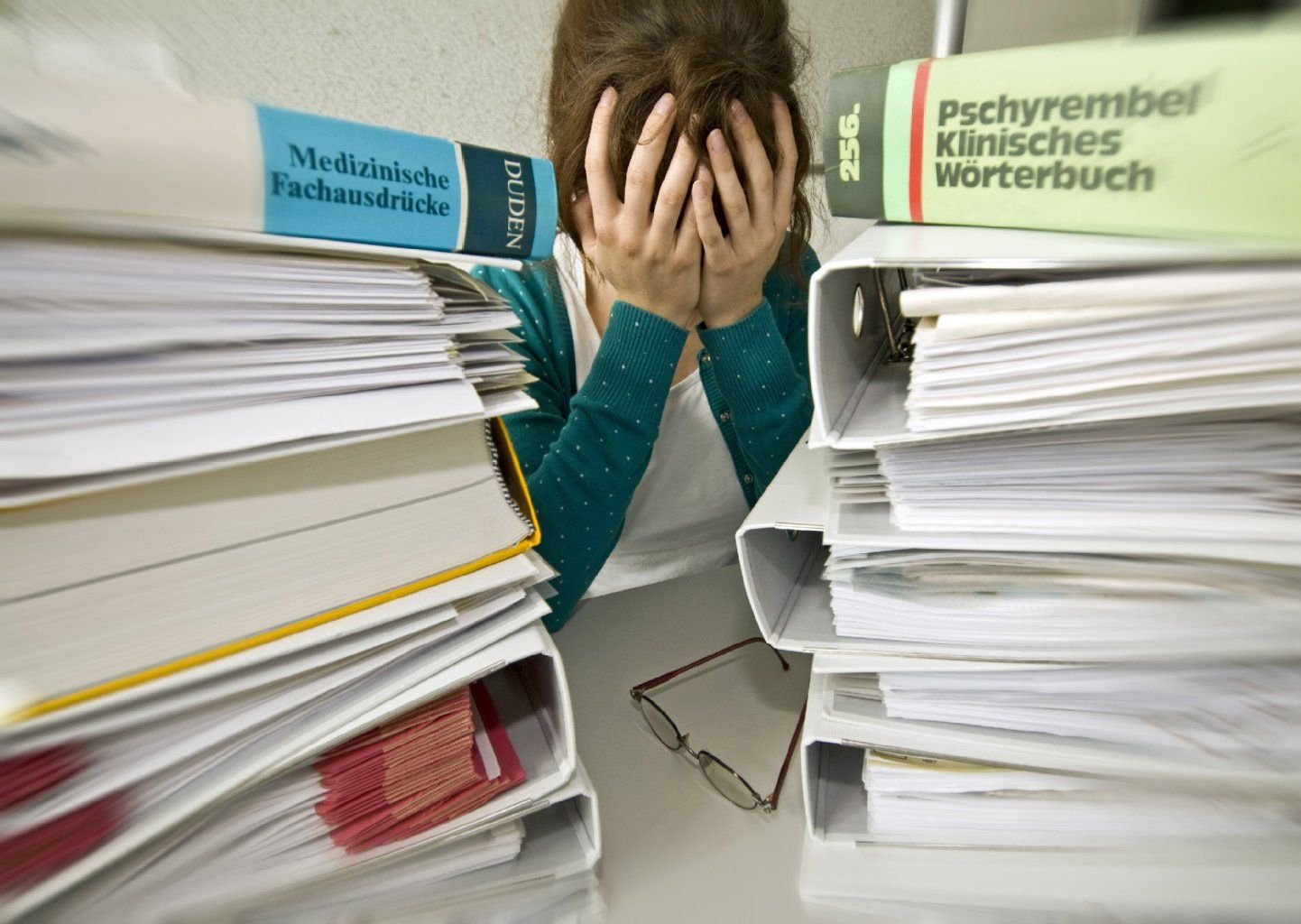 Jeder dritte Befragte weiß laut der Studie nicht mehr, wie er die wachsenden Ansprüche im Betrieb bewältigen soll.