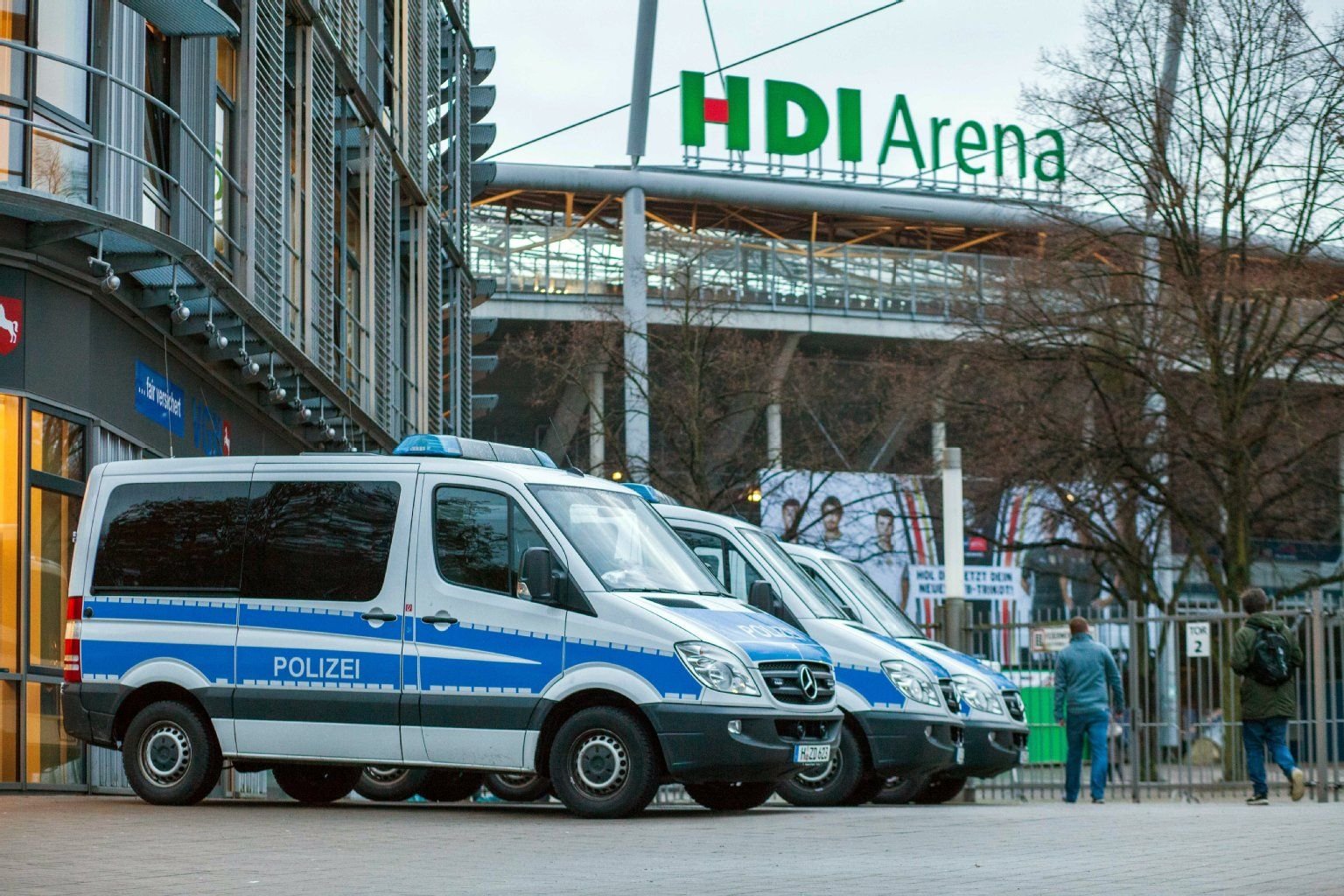Ein verstärktes Polizeiaufgebot ist für das Länderspiel zwischen Deutschland und den Niederlanden abgestellt.