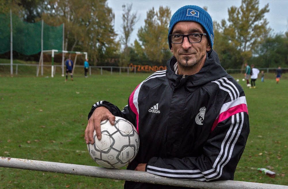 Marco Brandt ist Trainer des KSV Lützkendorf, in dem der Afrikaner, der in Merseburg verprügelt wurde, seit Jahren Fußball spielt.