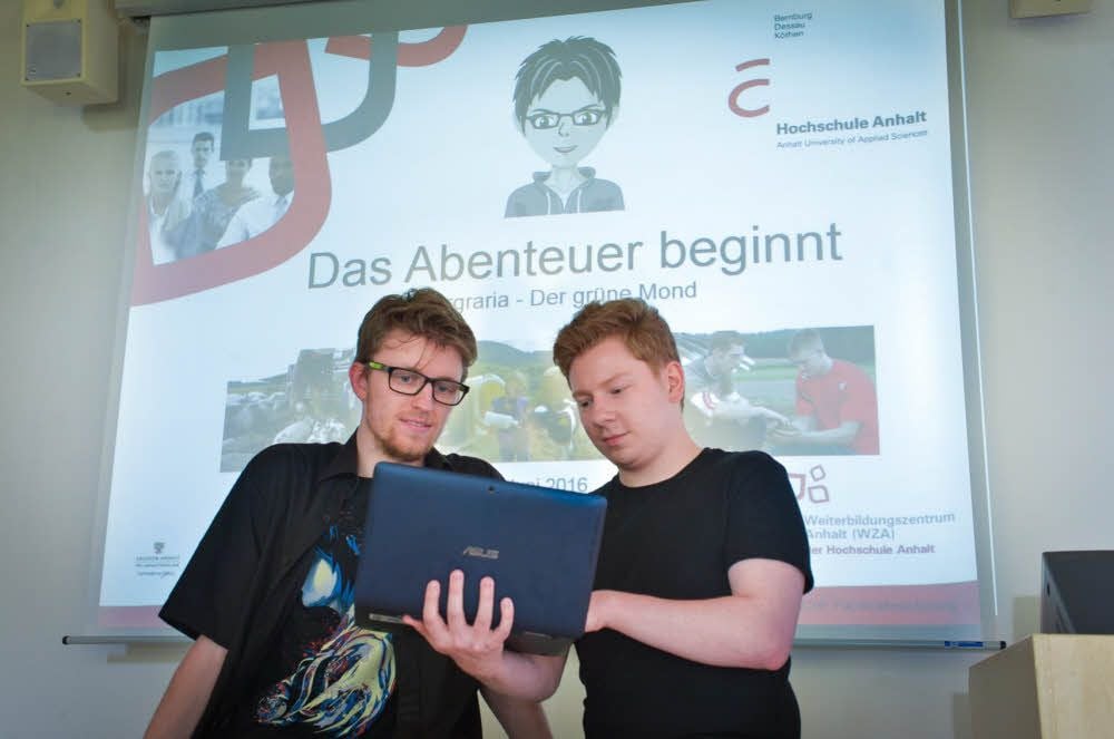 Martin Elicki und Enrico Fischer (r.) entwickelten das Spiel.
