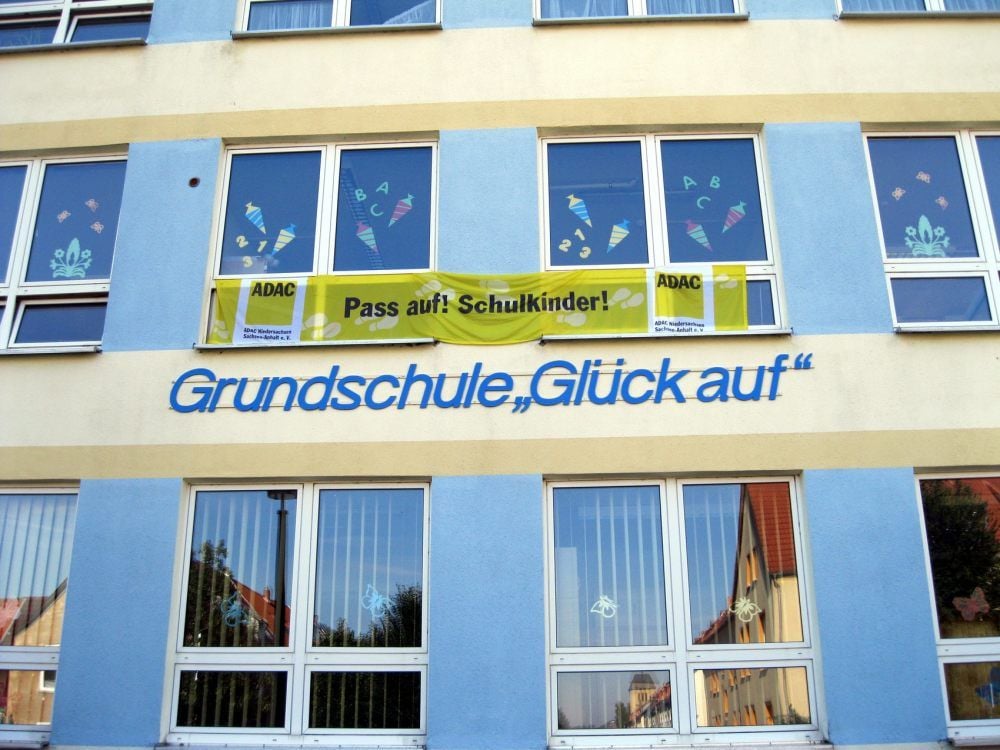 Die Grundschule in Nachterstedt hat viele Fensterfronten - im Sommer bedeutet das Hitze im Klassenraum.