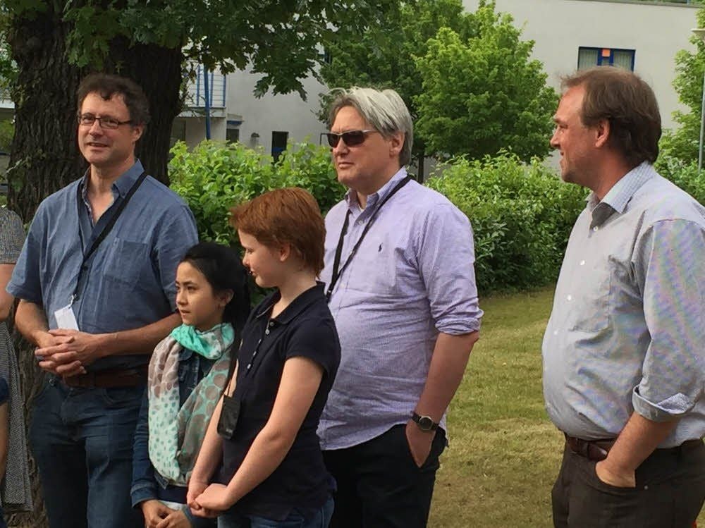 Das Filmteam von „Ente gut!“: Regisseur Norbert Lechner, die Schauspielerinnen Lynn Dortschack und Lisa Bahati Wihstutz, Dieter Horres und Maximilian Plettau vom Produktionsteam (v.l.).