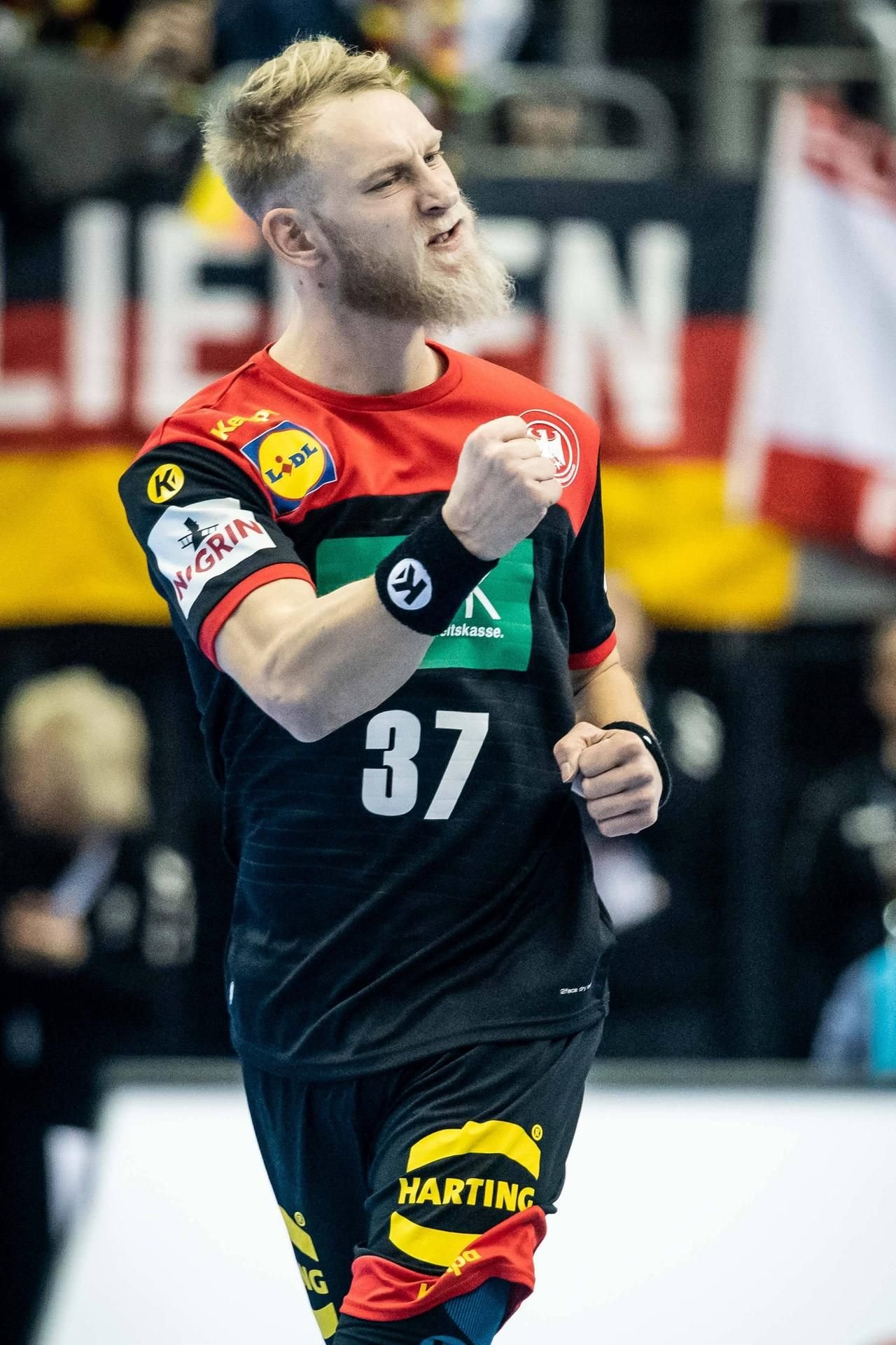 Matthias Musche in Siegerpose beim Spiel gegen Südkorea.