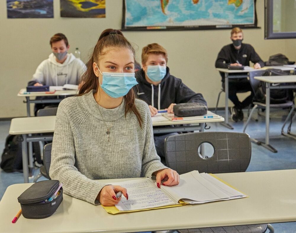 Nur die Abschlussklassen wie Celina Schulz aus der 10d kommen derzeit zum Unterricht in die Schule Campus Technicus.