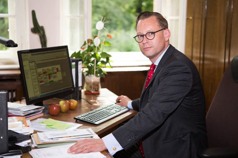 Christian Thieme in seinem Arbeitszimmer