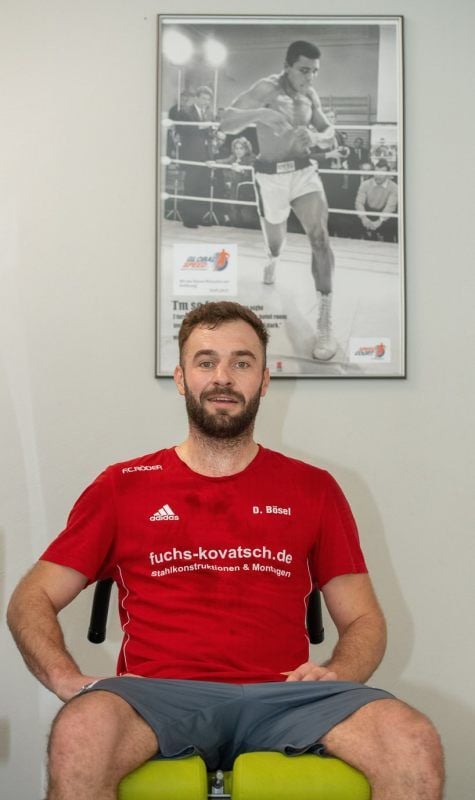 Luftholen nach dem Speedtraining: Bösel unterm Foto seines Idols Muhammad Ali.