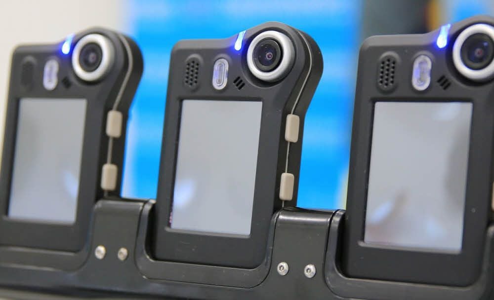 Die Bodycams aus dem Harz haben die Größe eines Smartphones.