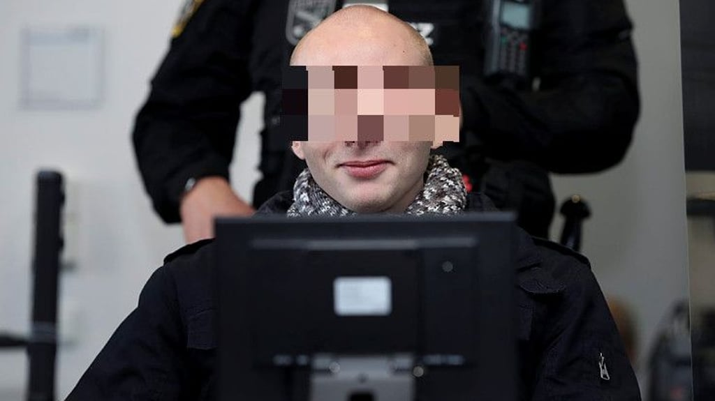 Stephan B. hat seine Taten gefilmt und per Livestream ins Netz gestellt. Mit Bekanntwerden der Details zum Anschlag verhöhnen viele Nutzer im Internet den Attentäter.