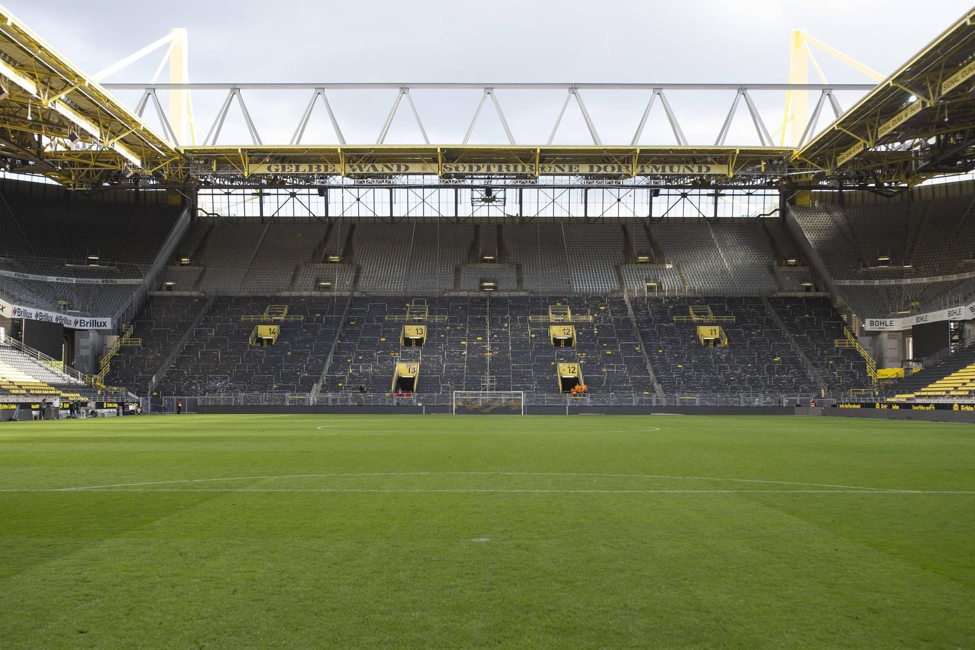 Die leere Dortmunder Südtribüne.