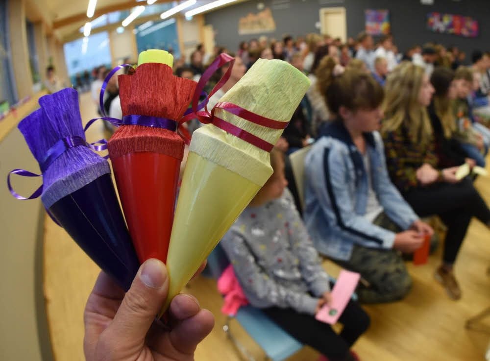 Für die Schüler der Gemeinschaftsschule Albert Schweitzer in Aschersleben gibt es Zuckertüten.