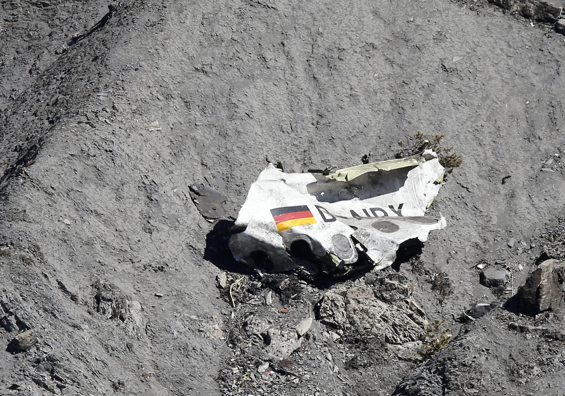 Ein Trümmerteil der abgestürzten Germanwings-Maschine.