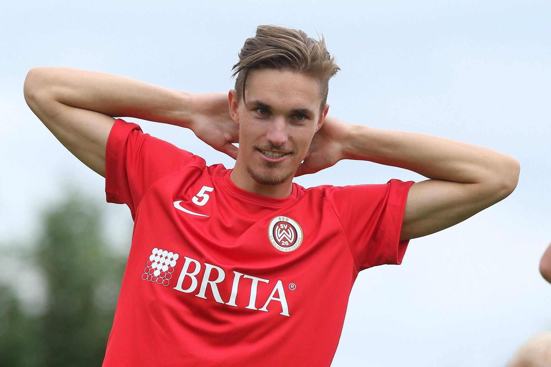 Sören Reddemann gut gelaunt beim Trainingsauftakt in Wiesbaden 2018.