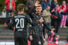Abklatschen unter HFC-Torschützen: Florian Hansch und Mathias Fetsch beim 4:0-Sieg im Landespokal in Leuna.