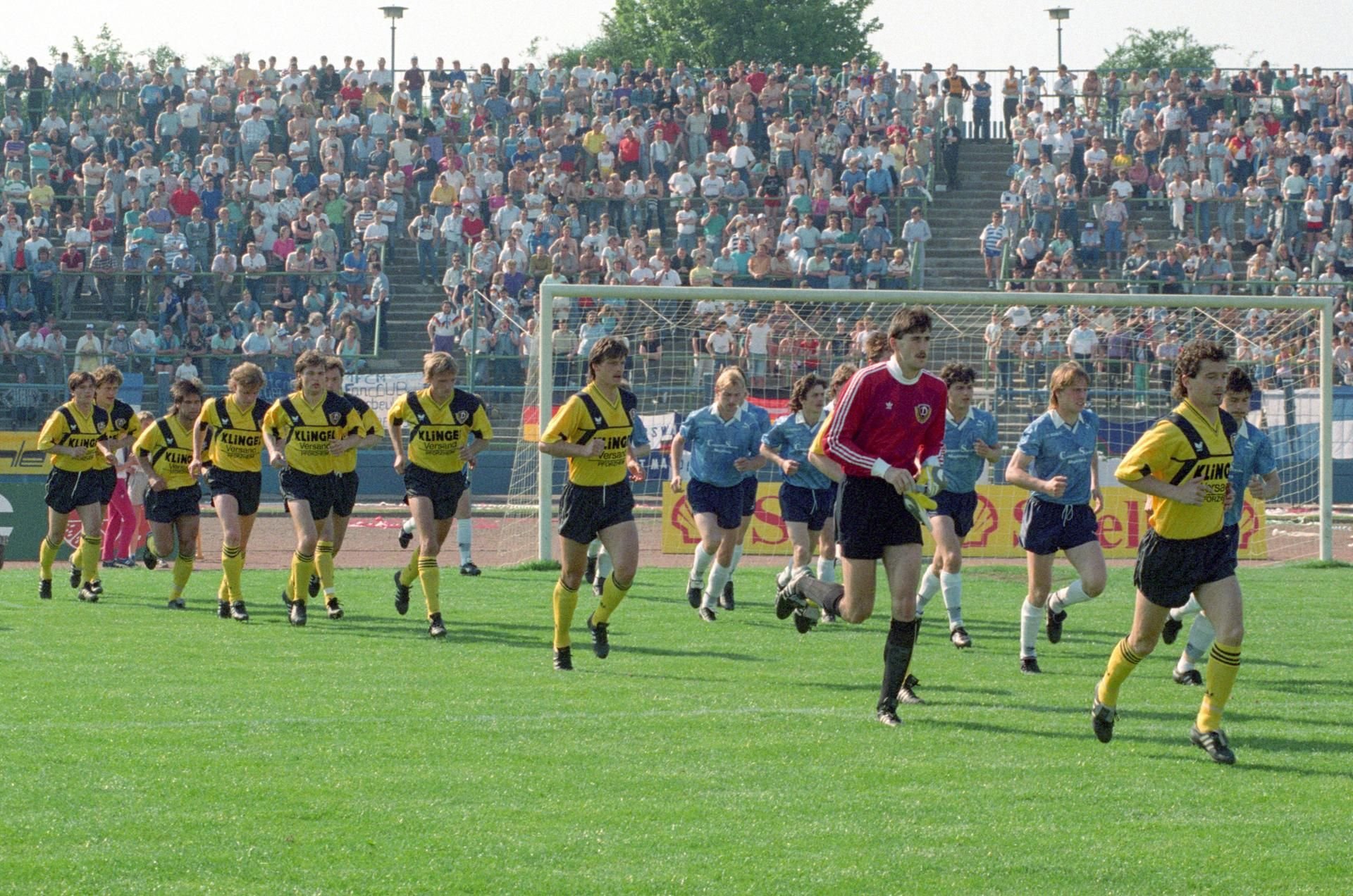 Ein letztes Mal das Ost-Duell FCM gegen Dynamo Dresden in der DDR-Oberliga 1990.
