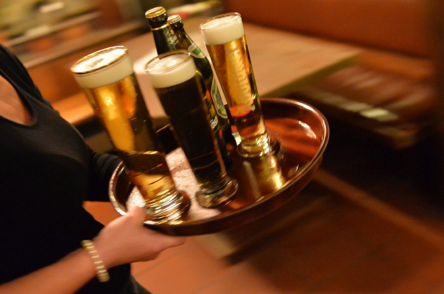 Im Hotel- und Gaststättengewerbe wird es keine Ausnahmen vom Mindestlohn geben.