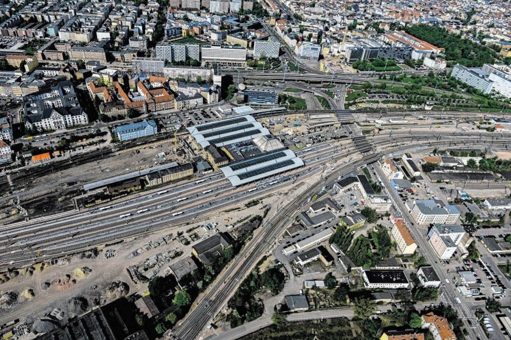 Auf der Strecke zwischen dem Hauptbahnhof Halle sowie Niemberg gibt es ab Freitag Einschränkungen.