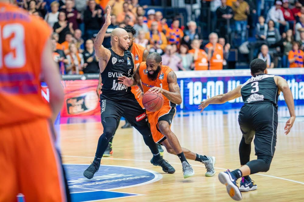 Basketballbundesligist MBC muss ab 2019 einen Mindest-Etat von drei Millionen Euro aufbringen. Lottomillionäre als Sponsoren wären willkommen!