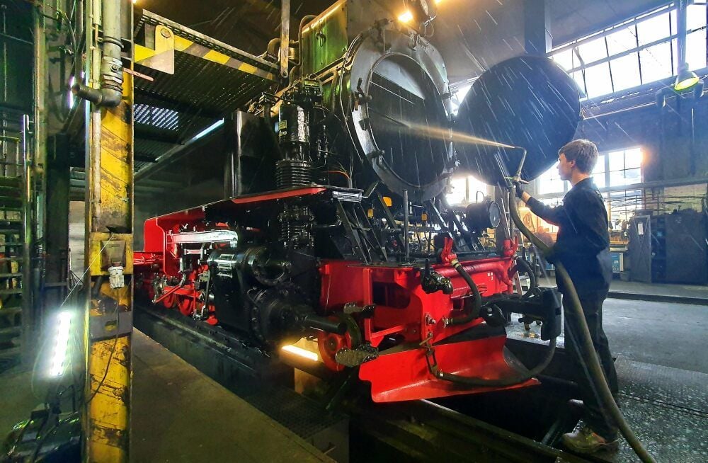 Nach dem Aufenthalt im Dampflokwerk Meiningen erfolgten die letzten Arbeiten an der Lok in Wernigerode. Vergangene Woche war Probefahrt.