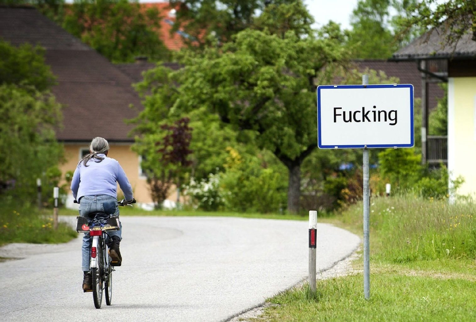 Die Ortsschilder im oberösterreichischen Ort Fucking sind eine beliebte Attraktion bei englischsprachigen Touristen.