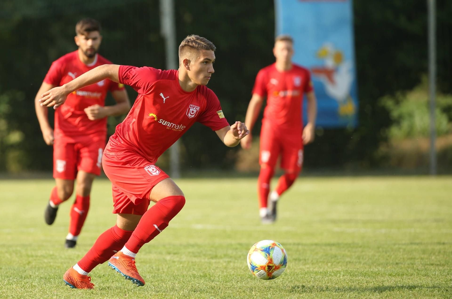 Julian Guttau zeigt während der Vorbereitung bislang starke Auftritte in den HFC-Testspielen.