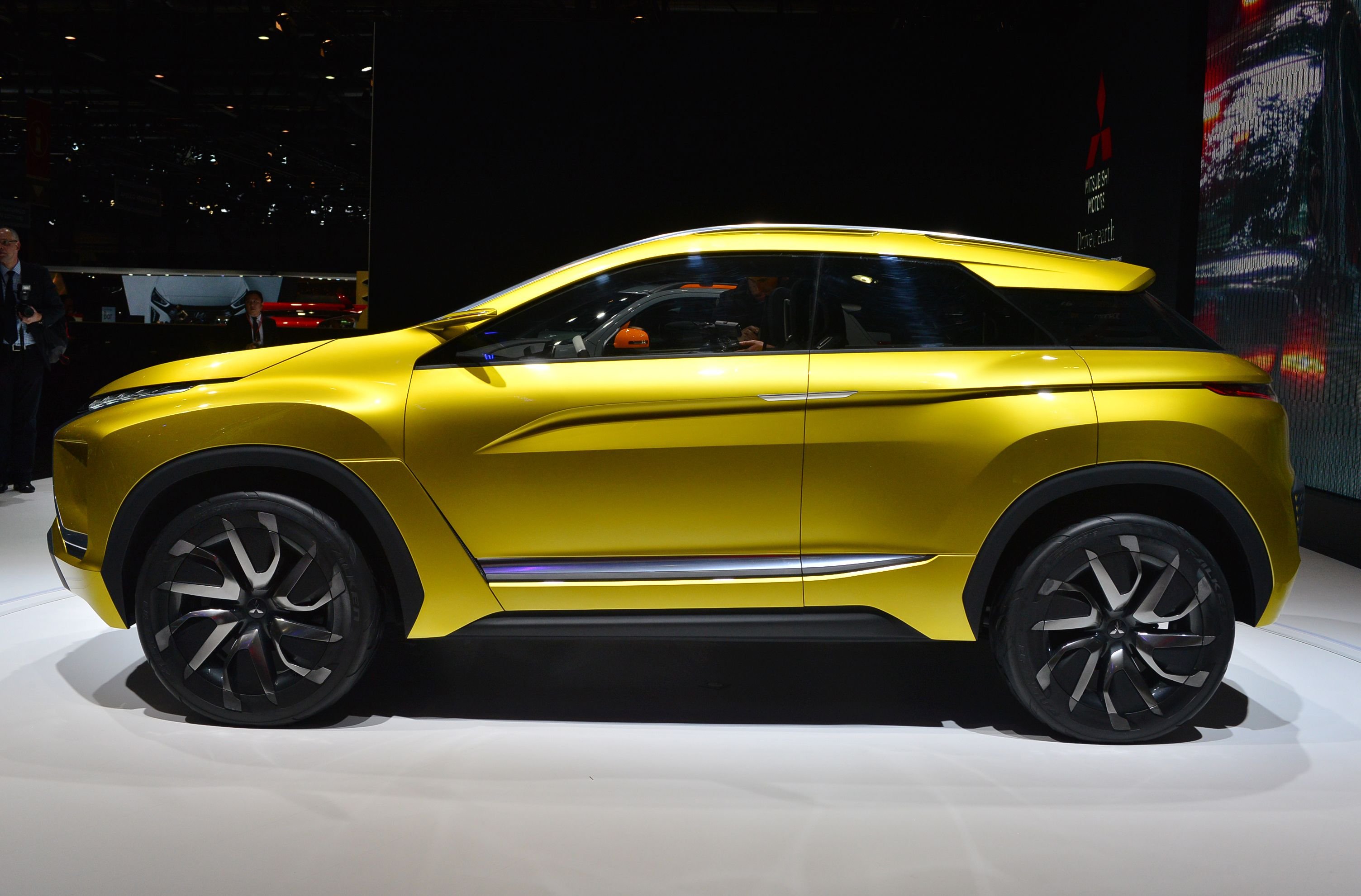 Elektrischer Allradantrieb: In Genf zeigt Mitsubishi nach der Messe in Tokio noch einmal die Studie eX Concept.